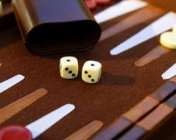 Backgammon is the beginning of the game. How to play backgammon. The differences between them lie in some rules
